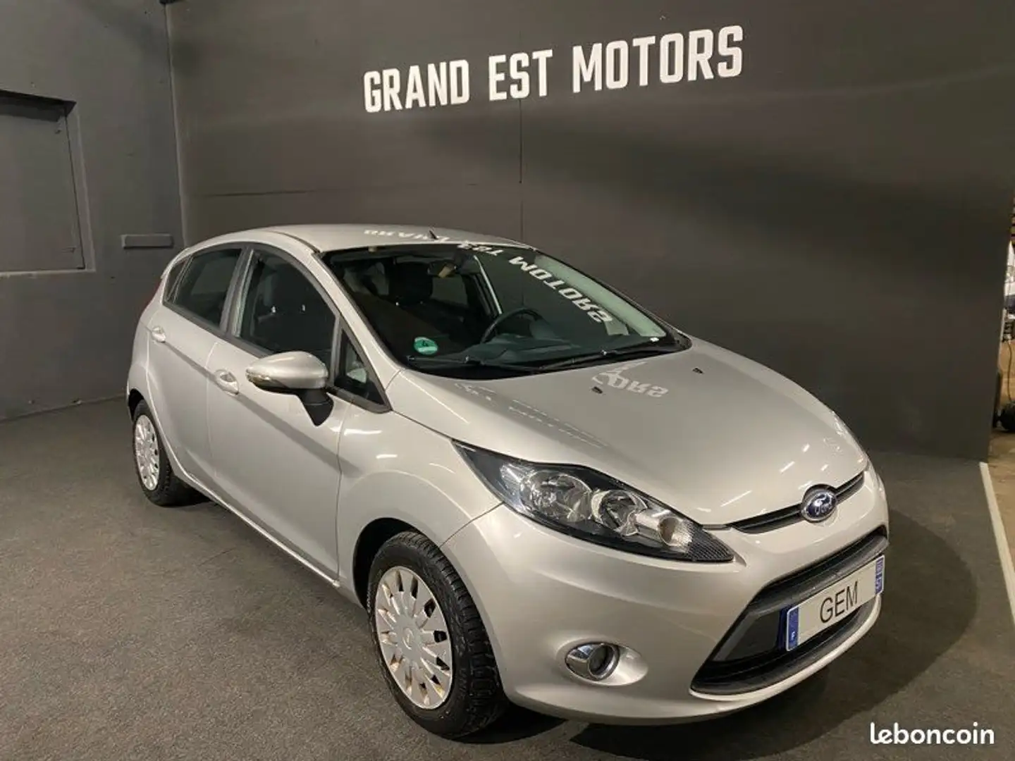 Ford Fiesta 1.6 TDCI TREND (95cv) deuxième main entretien à jour Bluetooth reprise garantie - Gris - 1