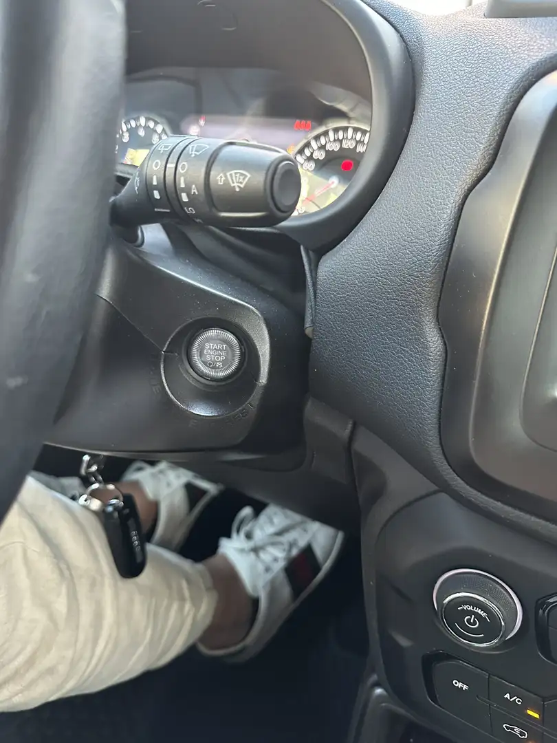 Jeep Renegade t3 hibrid Šedá - 2