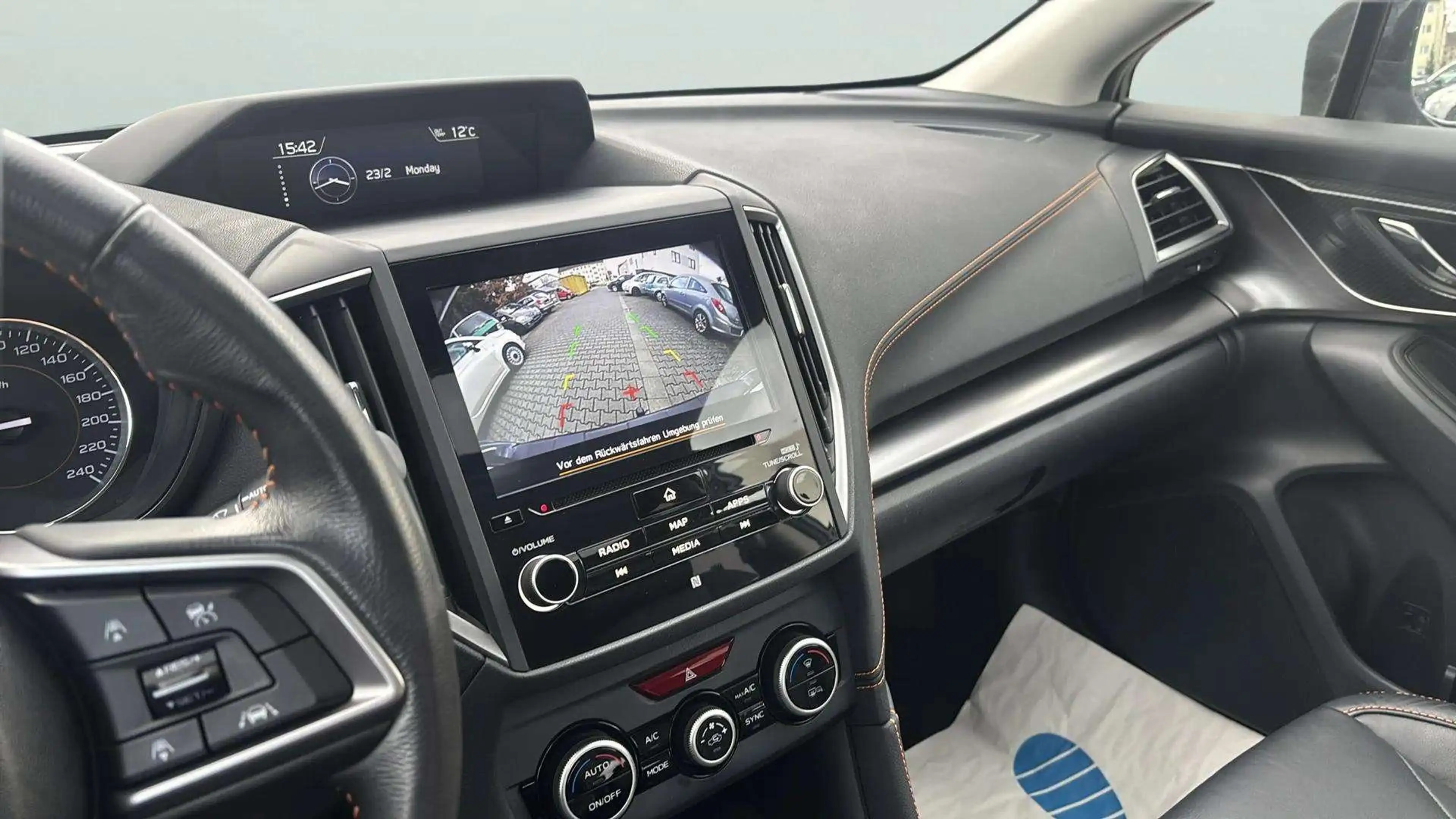 Subaru XV Automatik*SHZ*Temp.*Kamera*AHK*BT*Navi*Leder*Spur. — photo 11