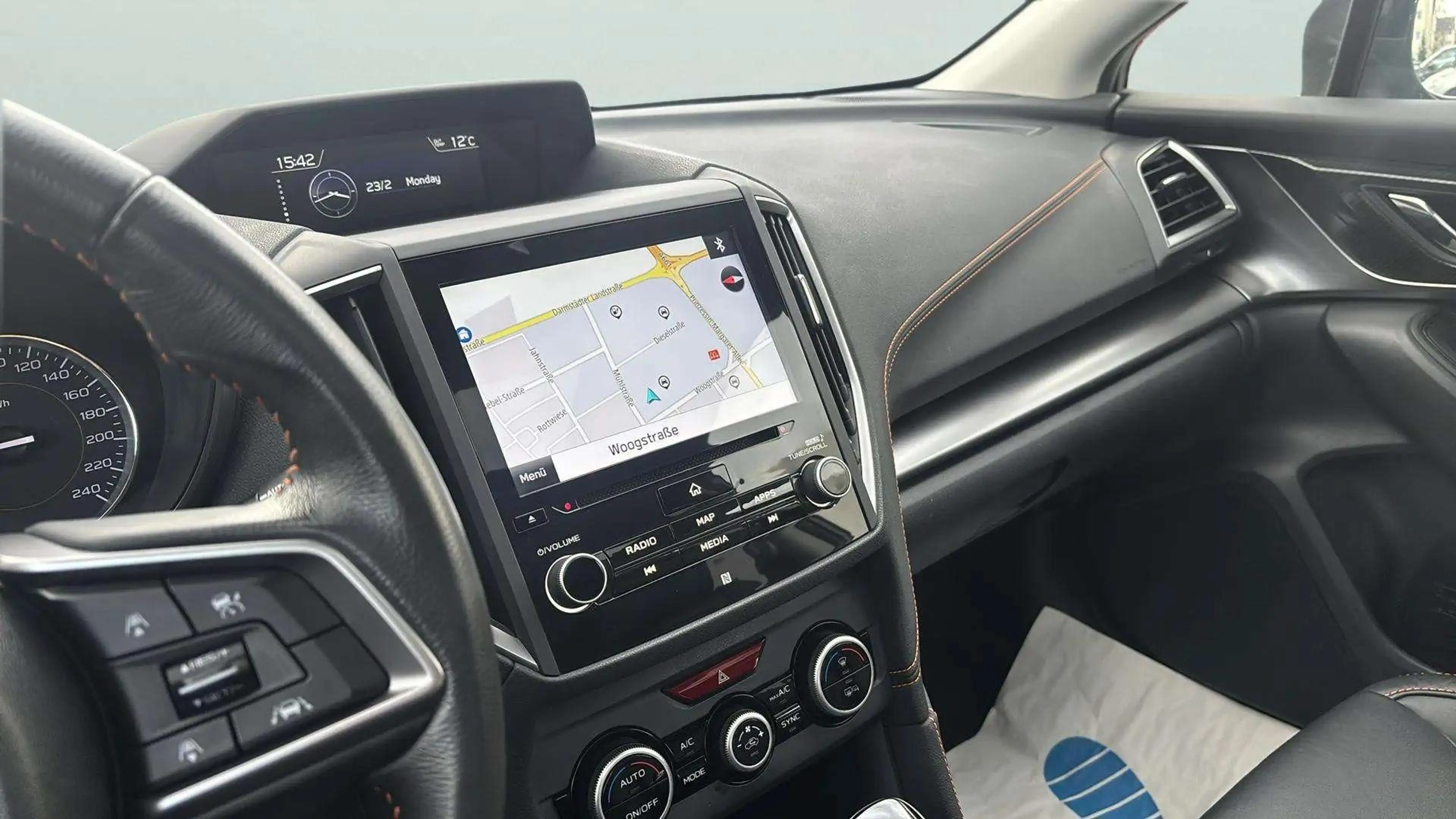 Subaru XV Automatik*SHZ*Temp.*Kamera*AHK*BT*Navi*Leder*Spur. — photo 12