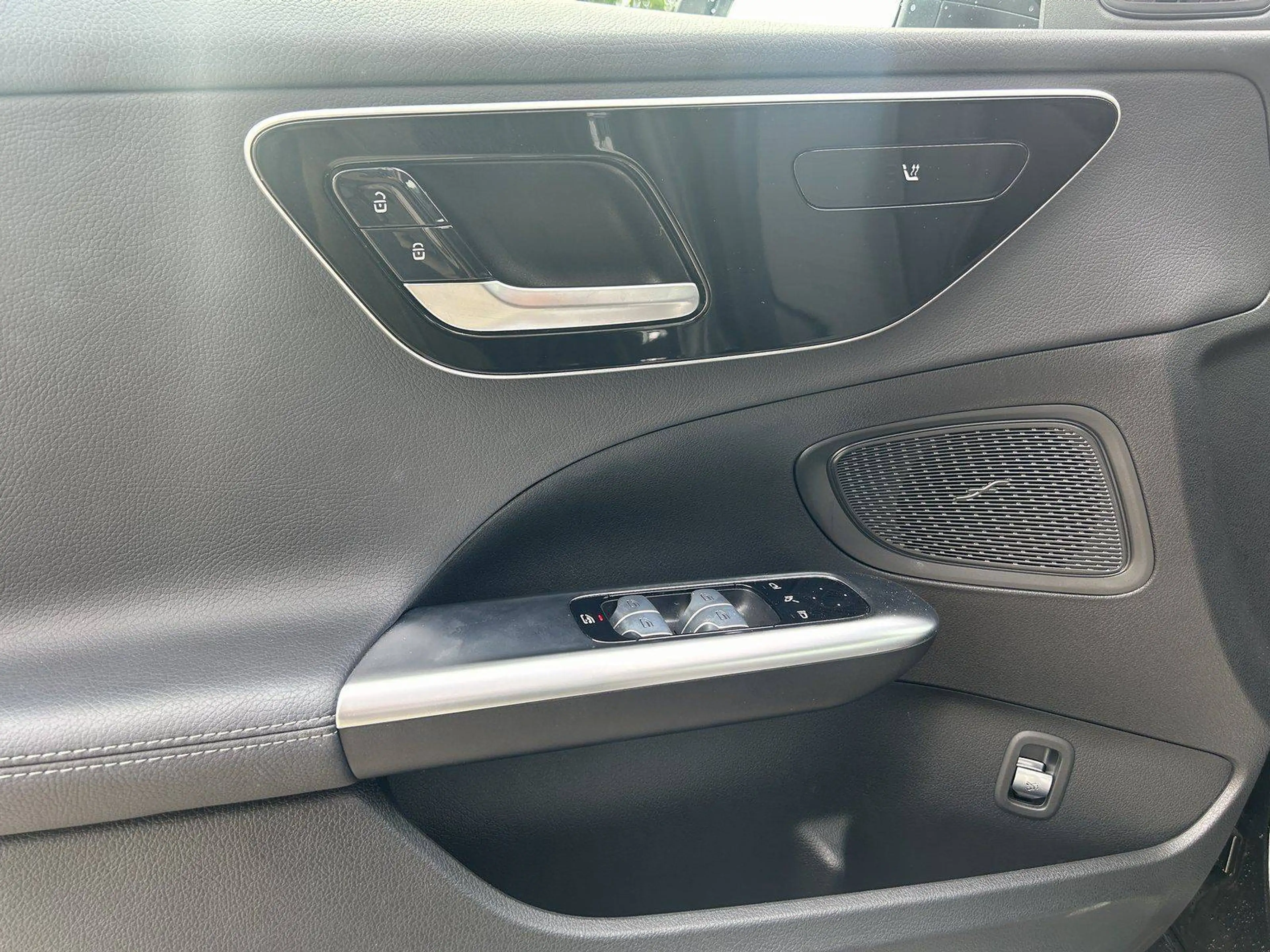 Mercedes-Benz C 300 C 300 (206.046) — photo 17
