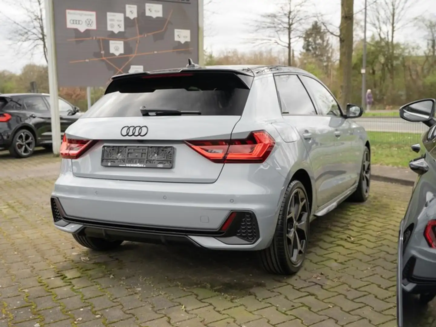 Audi A1 Sportback 35 TFSI 2 x S line ACC LED Navi Klima So Grau - 2