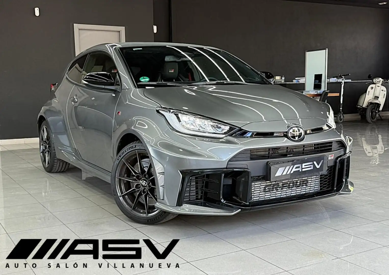 Toyota Yaris GR RZ Aut. Gris - 1