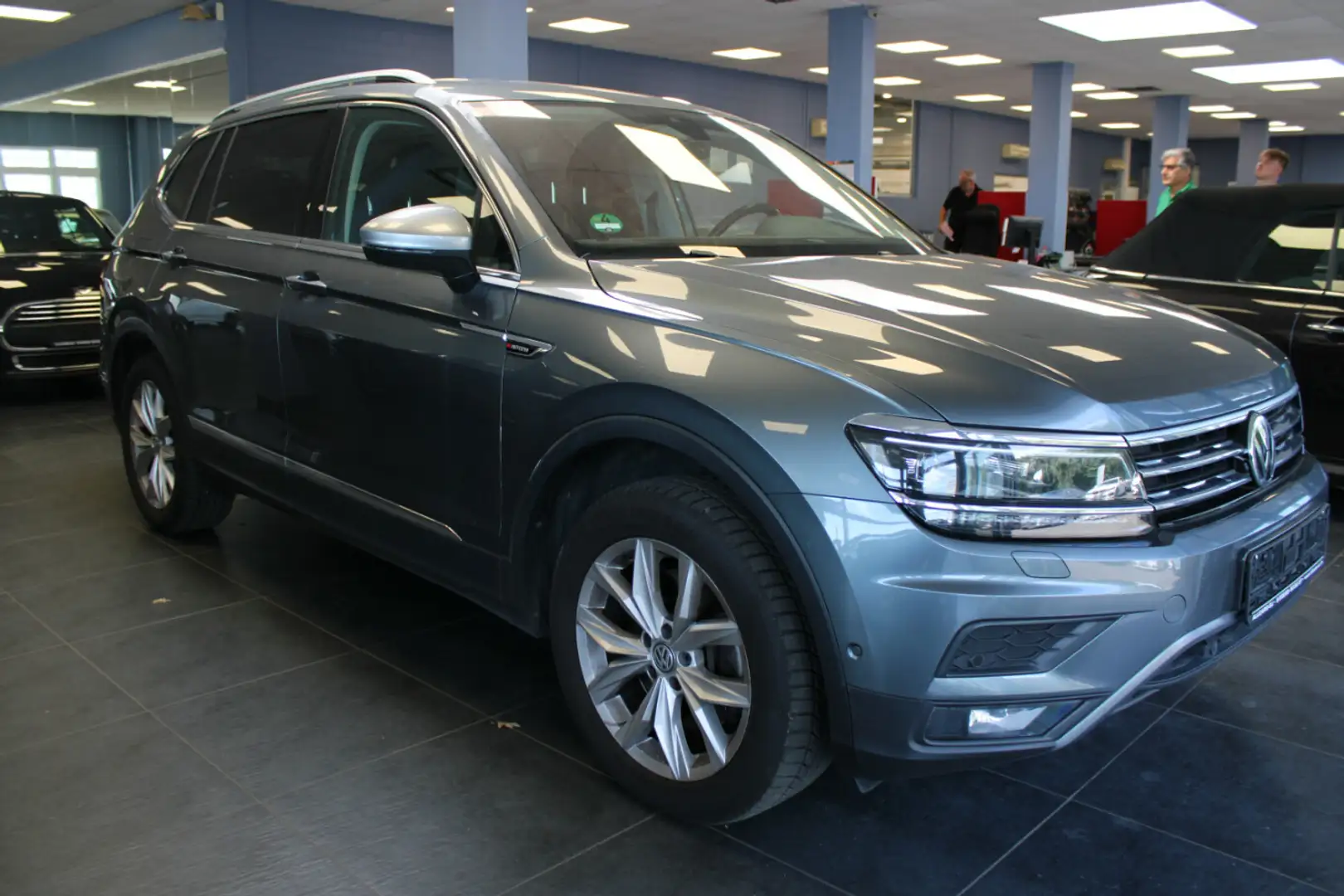 Volkswagen Tiguan Allspace 2.0 TSI 4Motion DSG OPF Highline Grau - 1