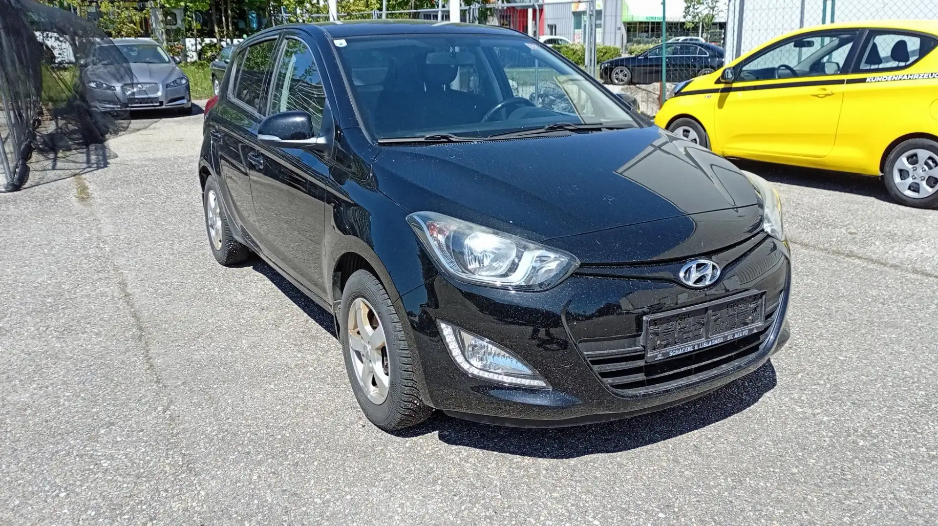 Hyundai i20 Hyundai i20 go 1,25 CVVT Schwarz - 2
