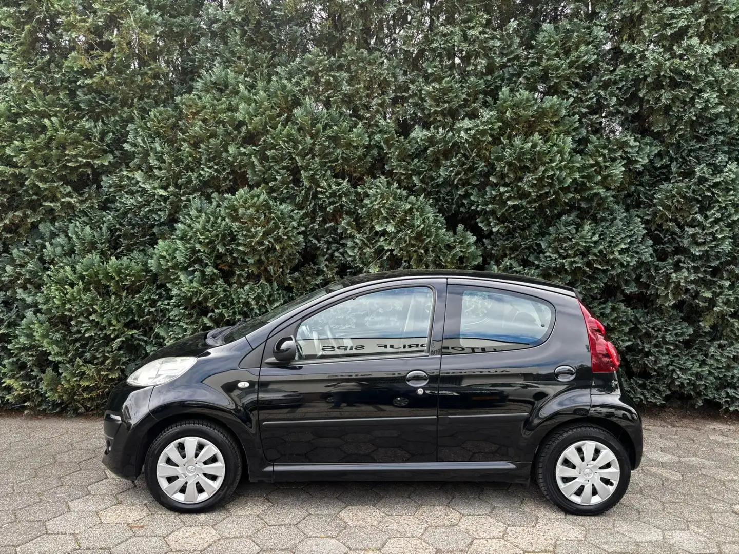 Peugeot 107 1.0 Active | Airco | 5-Deurs Zwart - 2