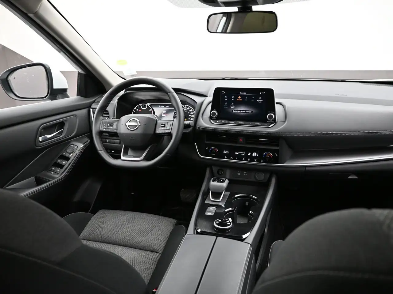 Nissan Rogue photo Nissan Rogue