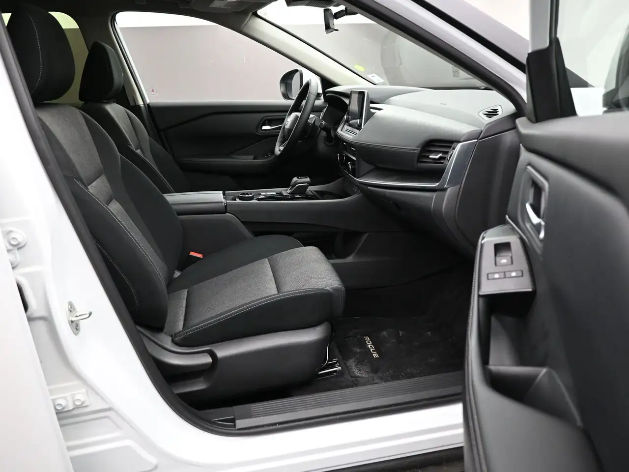 Nissan Rogue photo Nissan Rogue