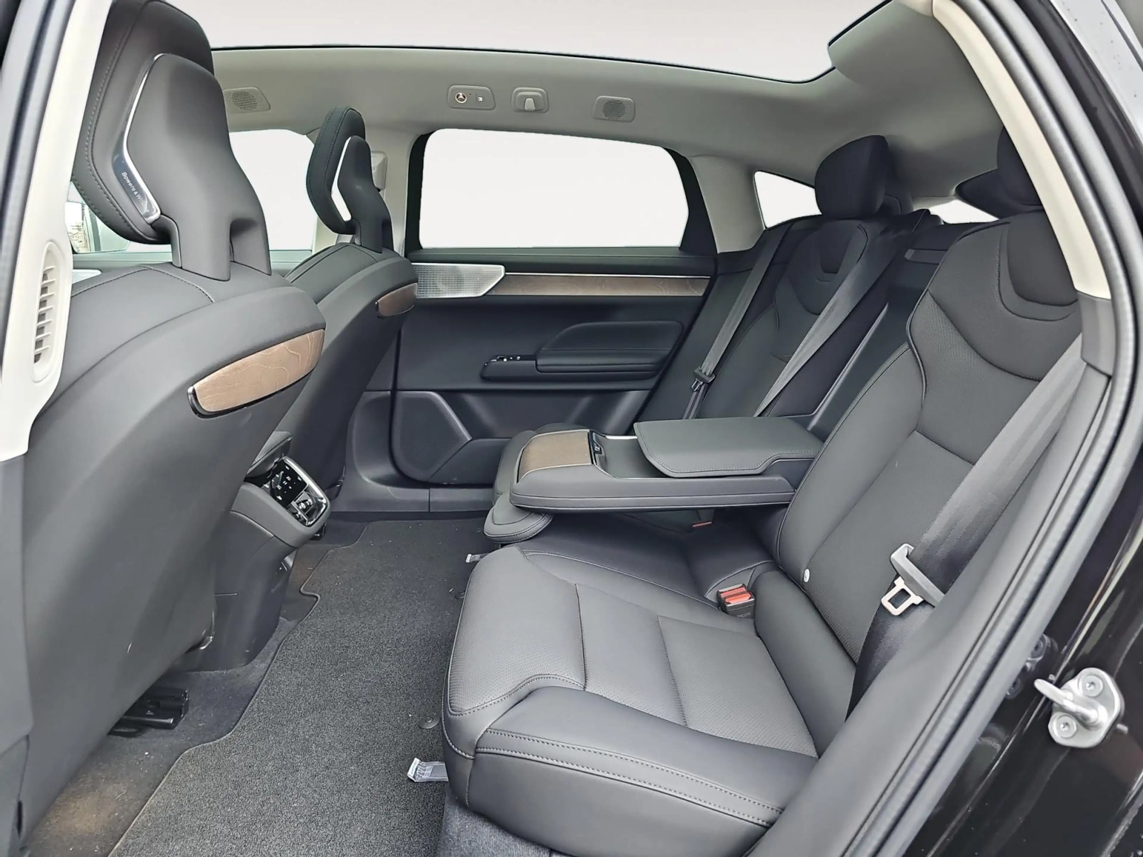 Volvo ES90 Single Motor Ext. R. Ultra Launch Edition 92 kWh | — photo 7