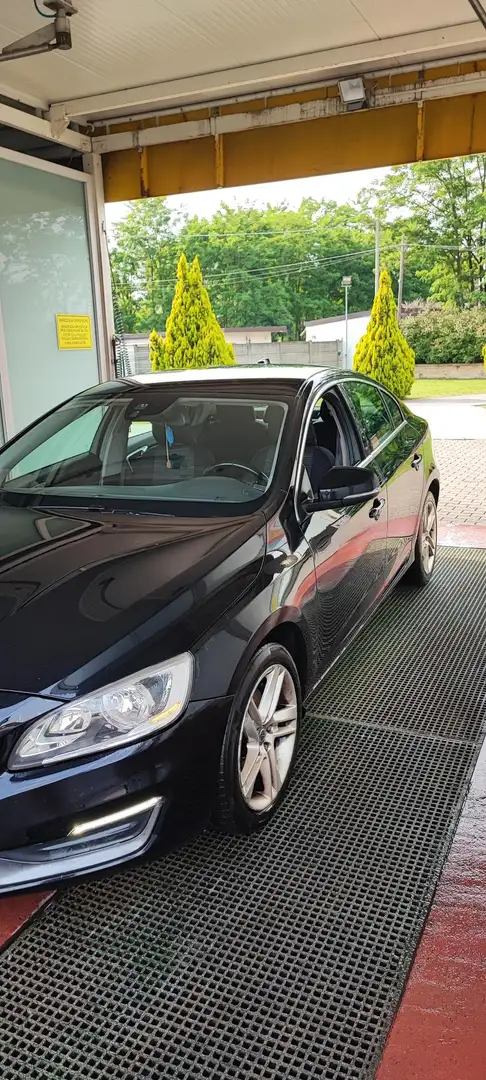 Volvo S60 S60 II 2014 2.0 d3 R-design Momentum geartronic Nero - 2