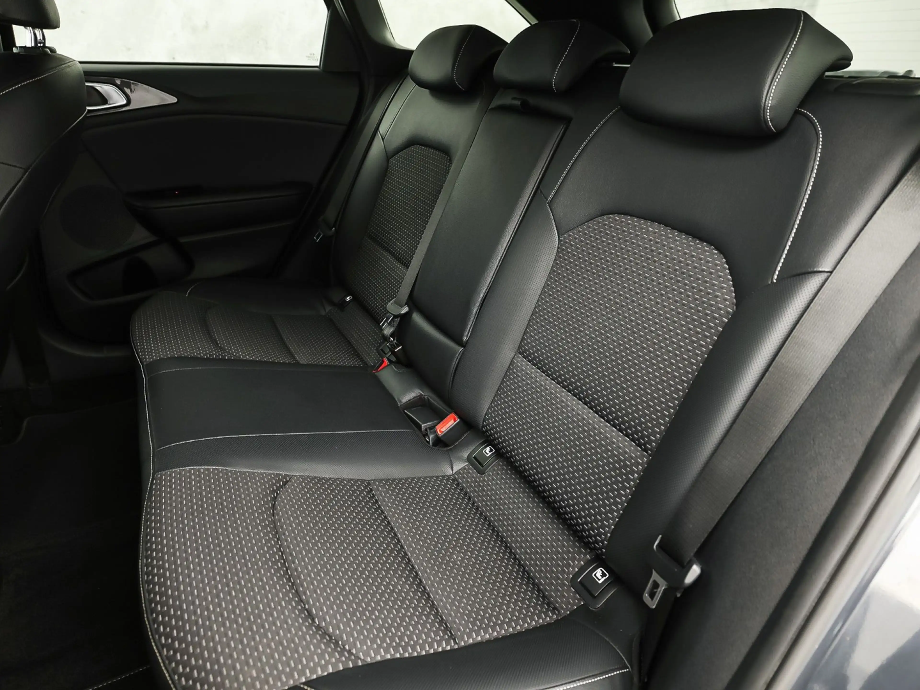 Kia Ceed / cee'd 1.5 T-GDi DynamicPlusLine 160Pk Automaat (APPLE CA — photo 17
