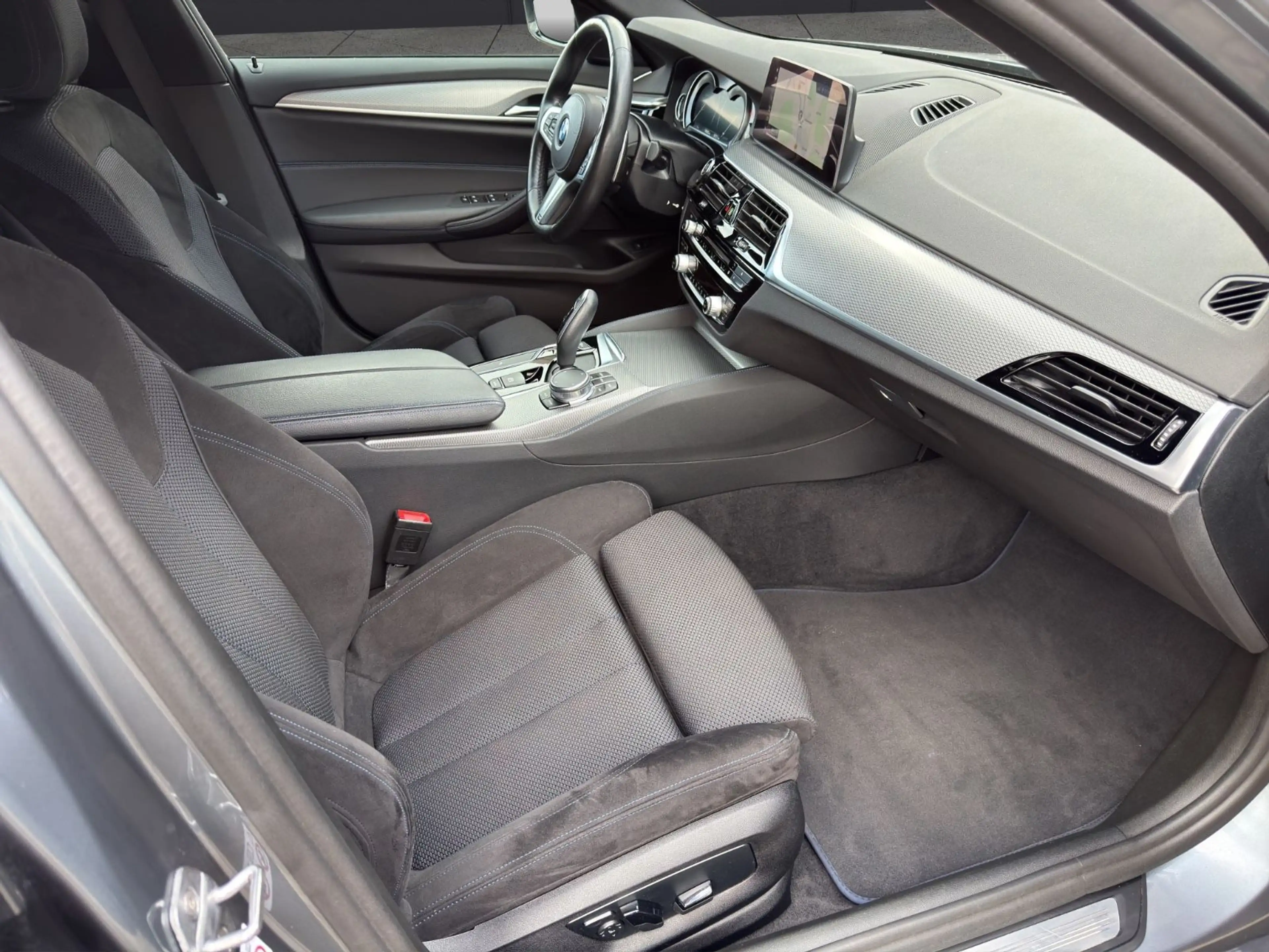 BMW 530 d Touring M-Sport TOP AUSSTATTUNG — photo 14