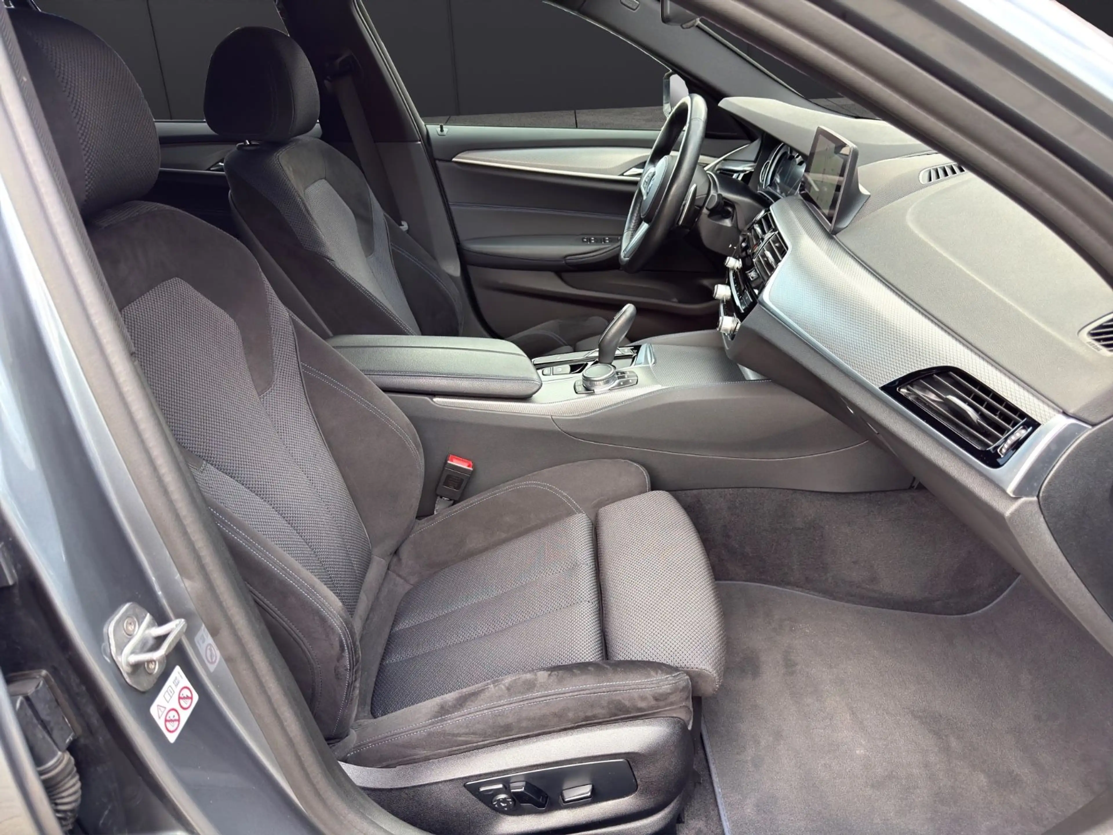 BMW 530 d Touring M-Sport TOP AUSSTATTUNG — photo 15
