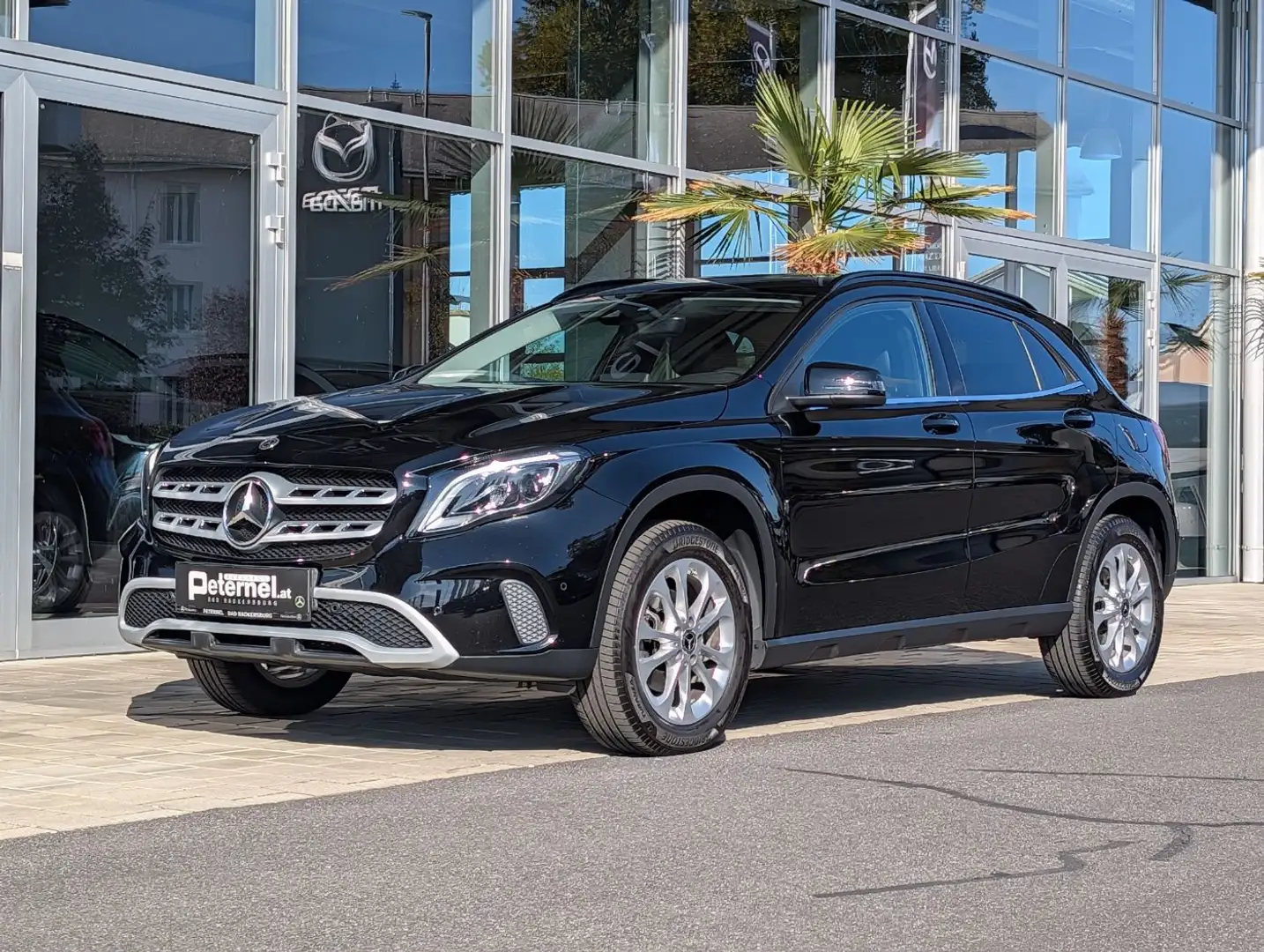 Mercedes-Benz GLA 180 RKam Klima Shz eHeck Schwarz - 2