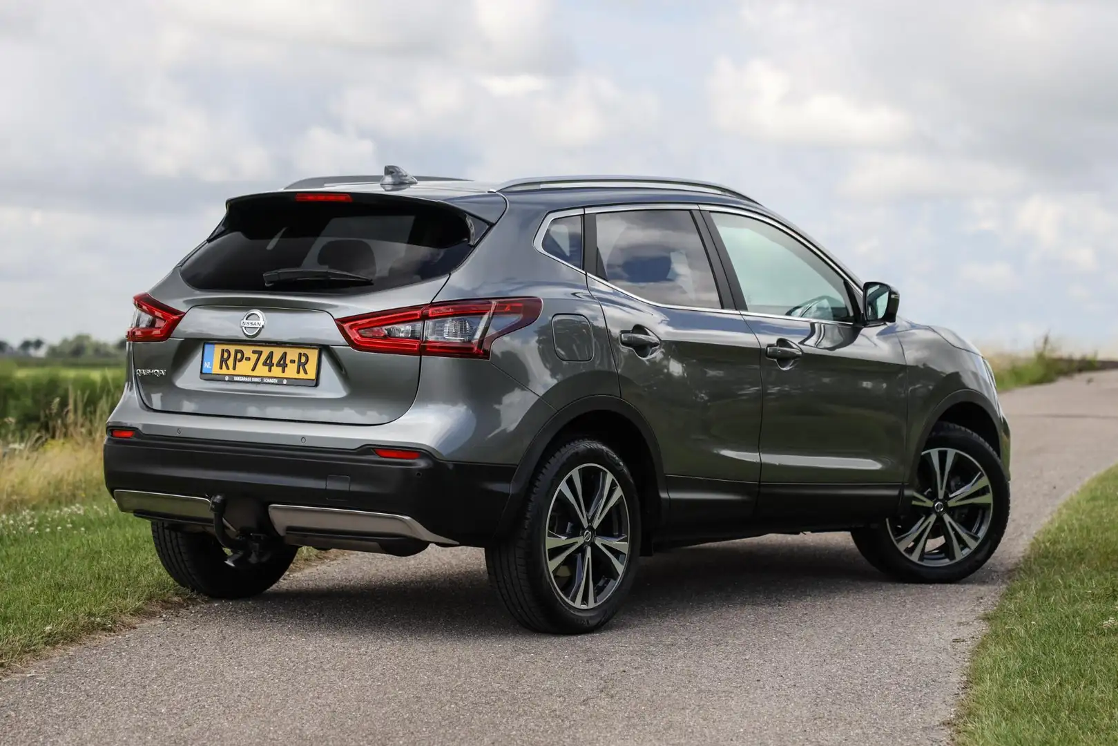 Nissan Qashqai 1.2 N-Connecta ✅ Pano ✅ 360 CAM ✅ Trekhaak Grijs - 2