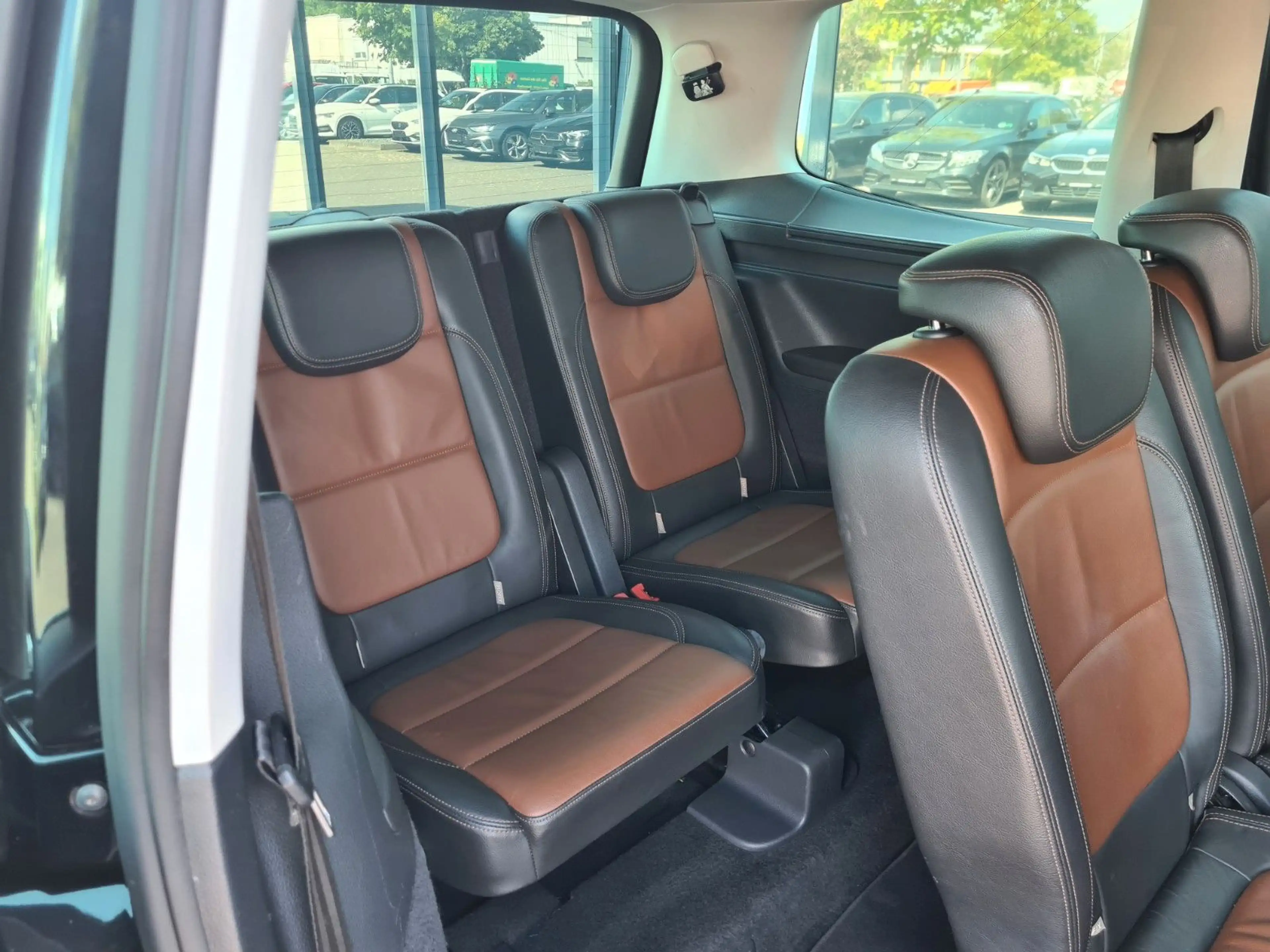 Volkswagen Sharan Highline 2.0 TSi DSG - 7 SITZER - eTüren — photo 14