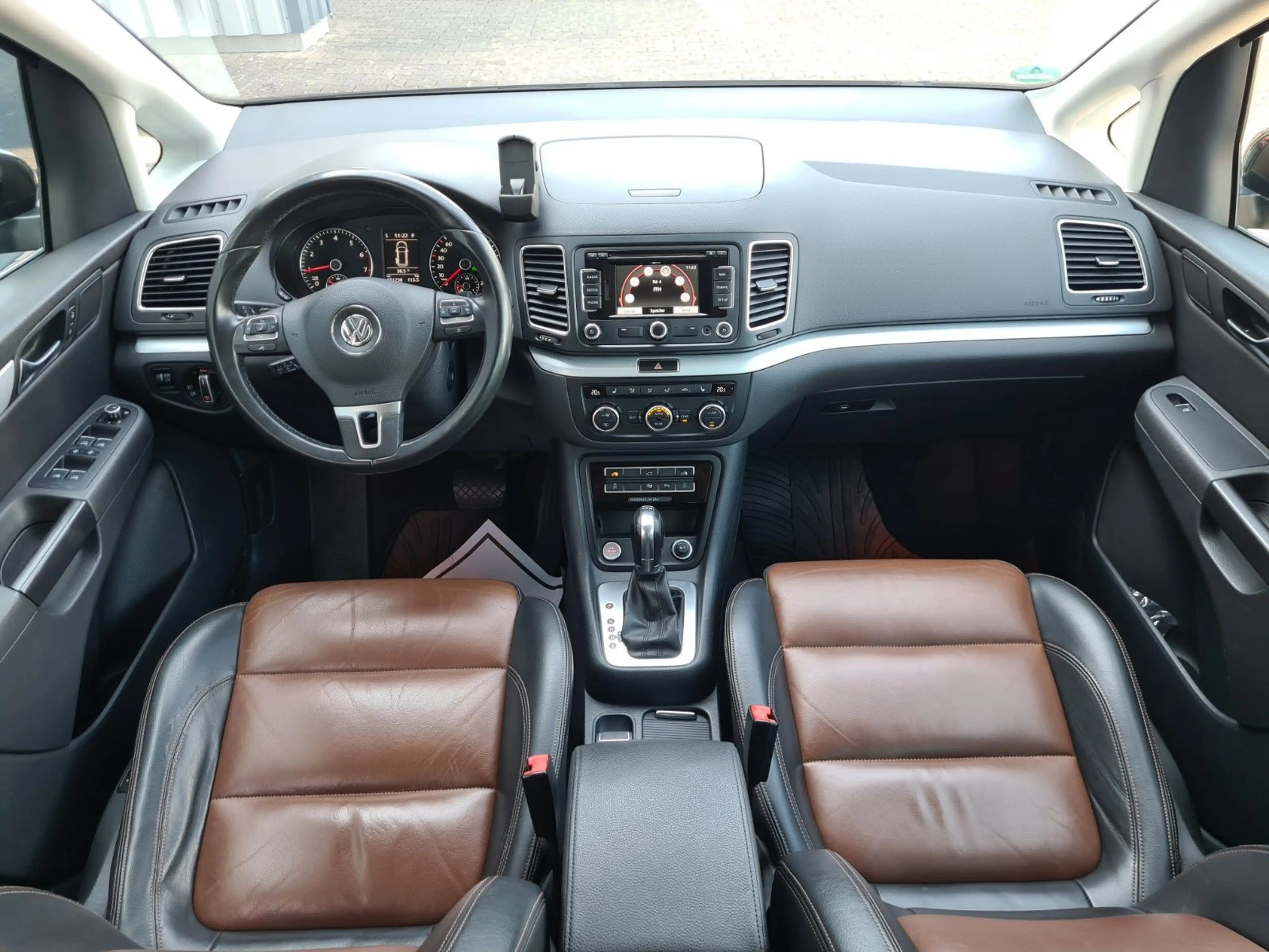 Volkswagen Sharan Highline 2.0 TSi DSG - 7 SITZER - eTüren — photo 10