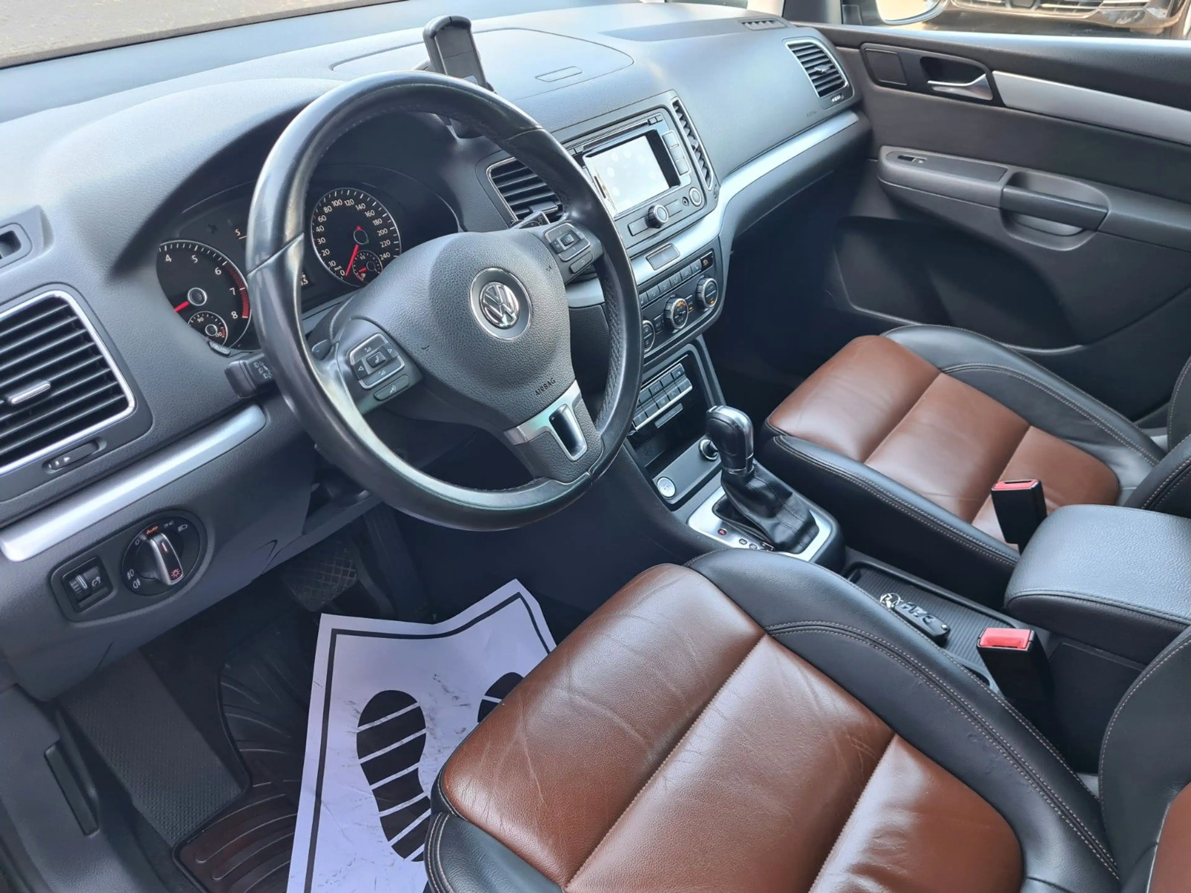 Volkswagen Sharan Highline 2.0 TSi DSG - 7 SITZER - eTüren — photo 9