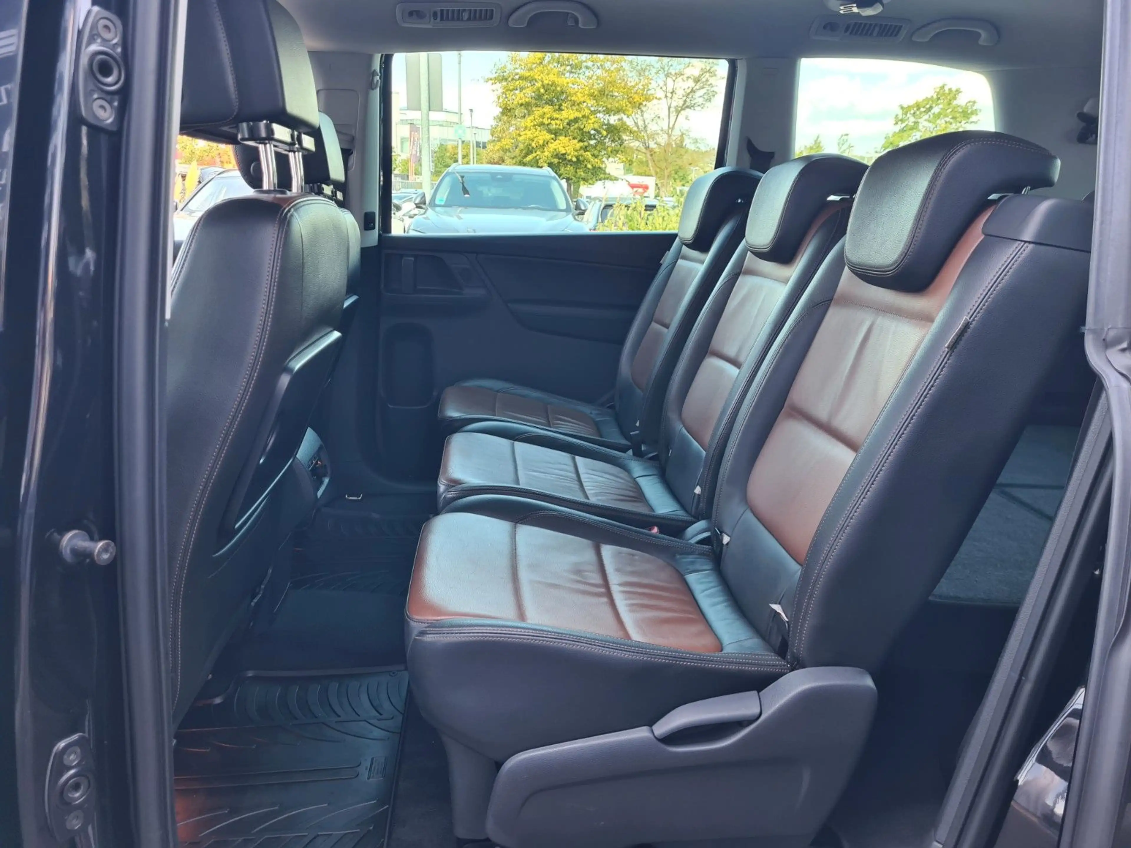 Volkswagen Sharan Highline 2.0 TSi DSG - 7 SITZER - eTüren — photo 12