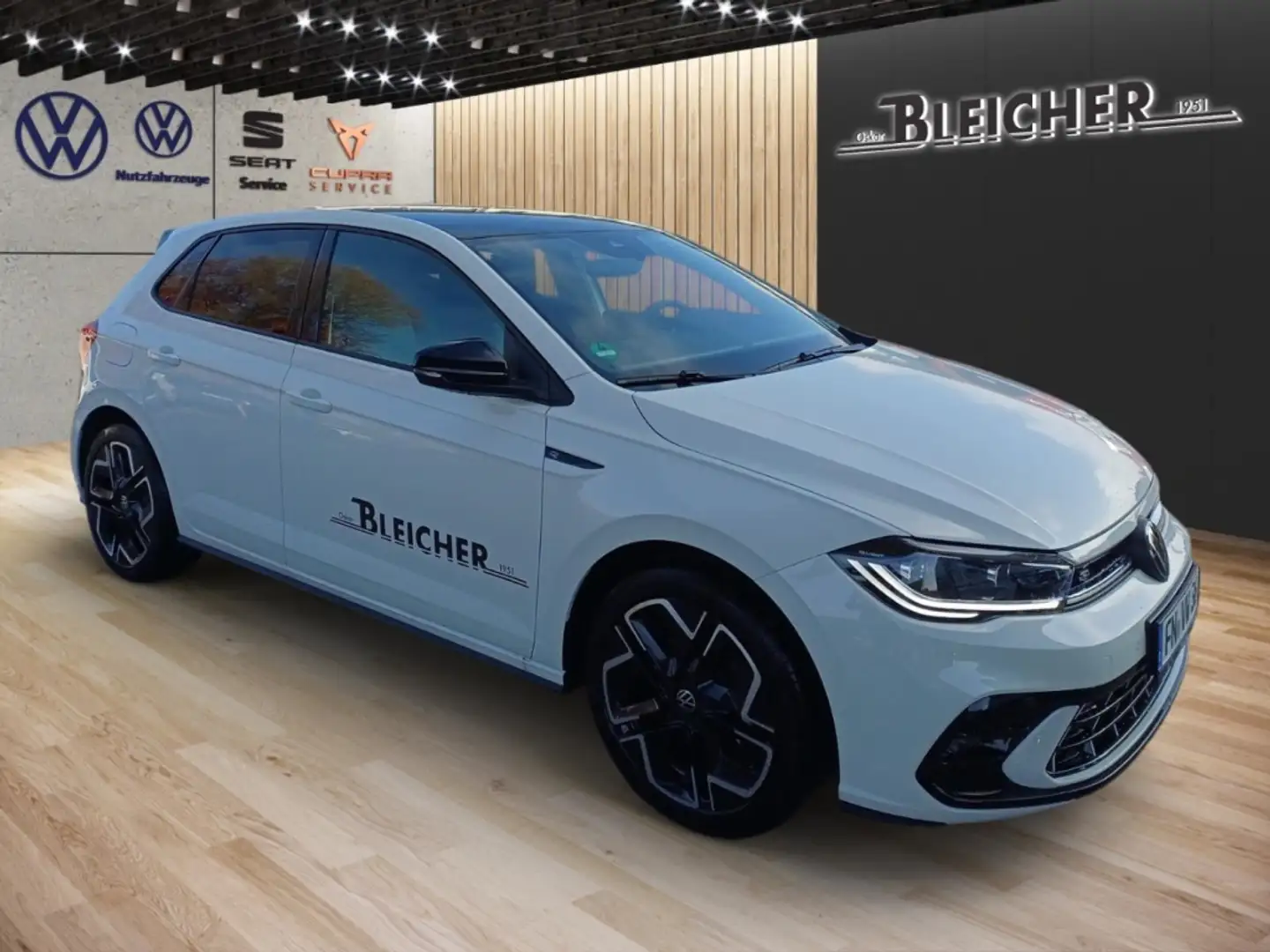 Volkswagen Polo VI 1.0 l TSI OPF R-Line 85 kW (116 PS) 7-Gang-DSG Weiß - 2