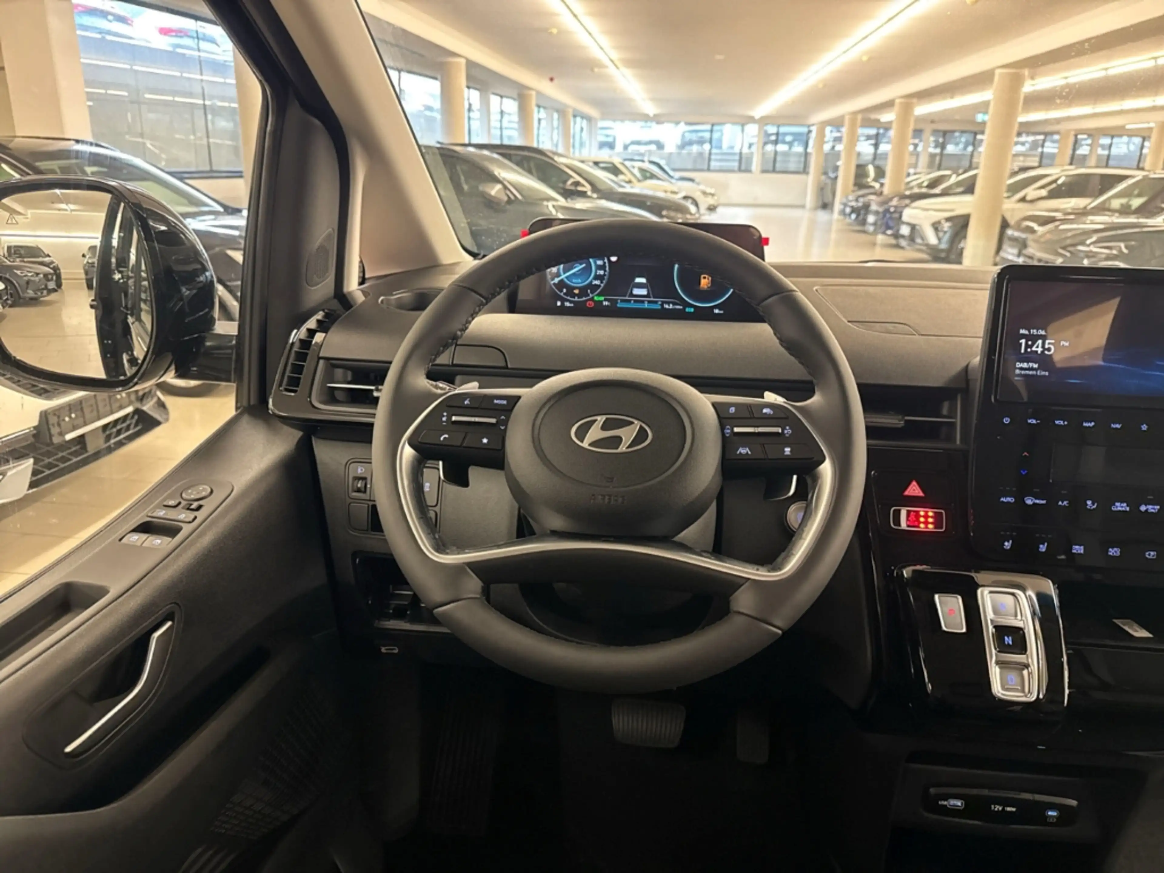 Hyundai STARIA Trend Hybrid Automatik Navi Leder Digitales Cockpi — photo 7