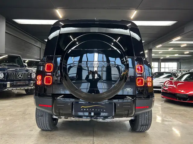 Land Rover Defender view 10
