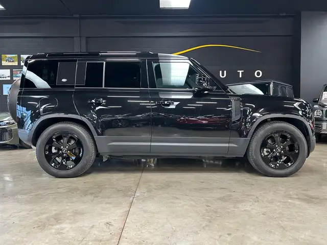 Land Rover Defender view 7