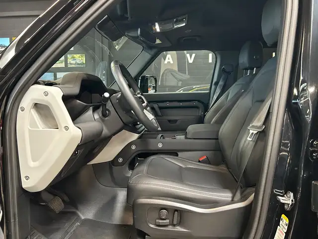 Land Rover Defender view 15
