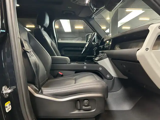 Land Rover Defender view 16
