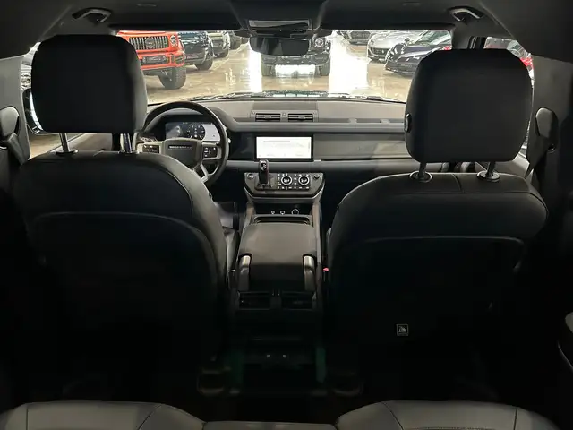 Land Rover Defender view 21