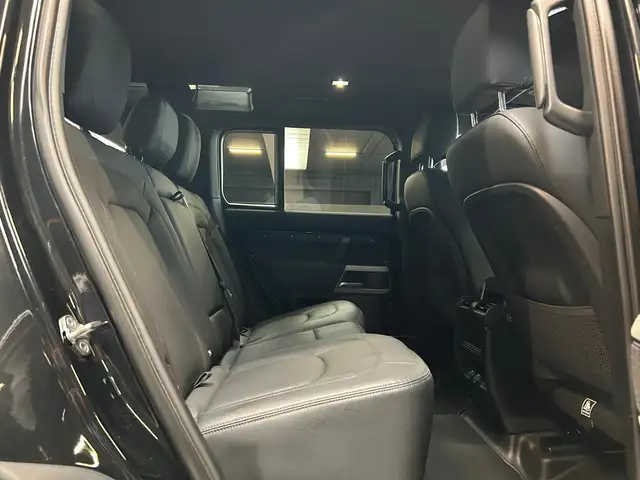 Land Rover Defender view 23