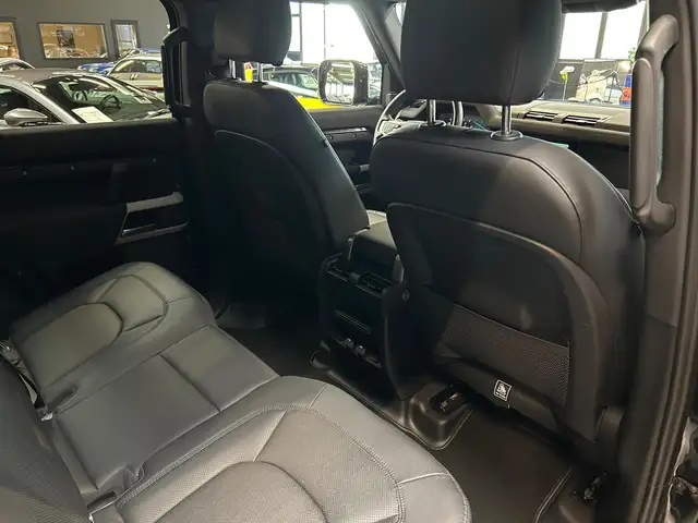 Land Rover Defender view 14