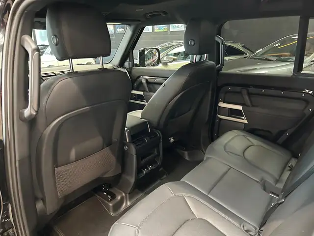Land Rover Defender view 12