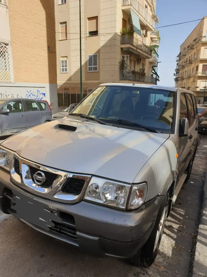Nissan Terrano Terrano 5p 3.0 dd-ti Adventure Szary - 2