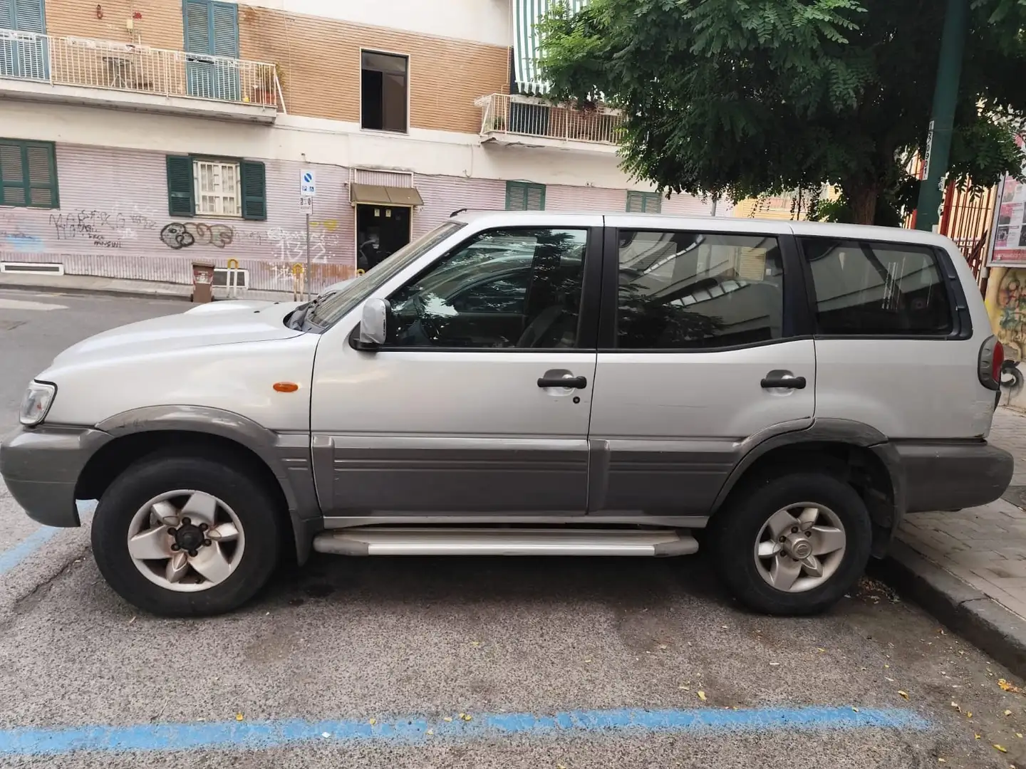 Nissan Terrano Terrano 5p 3.0 dd-ti Adventure Grigio - 1