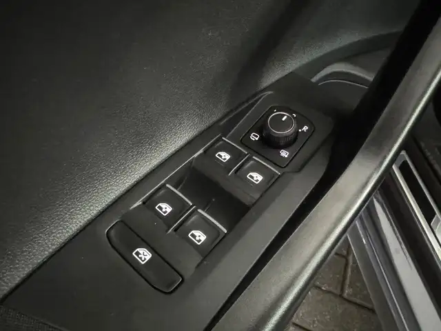 Volkswagen Polo view 13