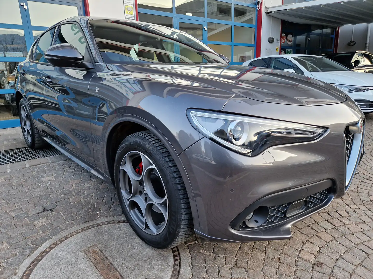 Alfa Romeo Stelvio Ti 2.2 JTDM Q4 210Cv ACC Bi-Xeno Keyless PDC Navi Gris - 2