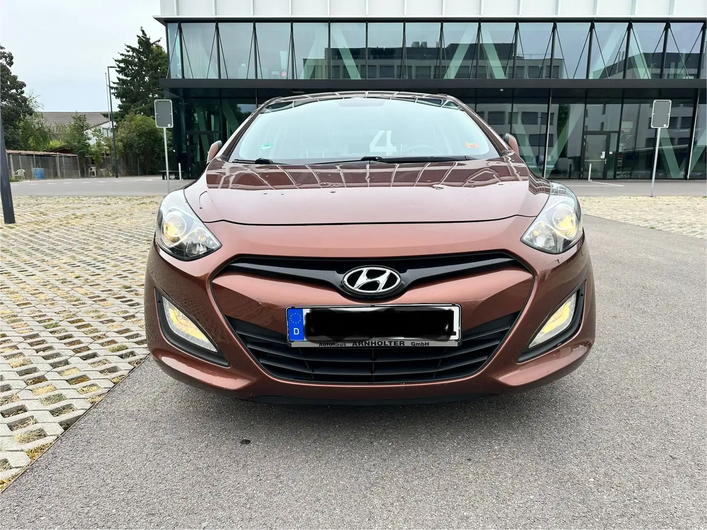 Hyundai i30 i30cw 1.4 Classic Braun - 2