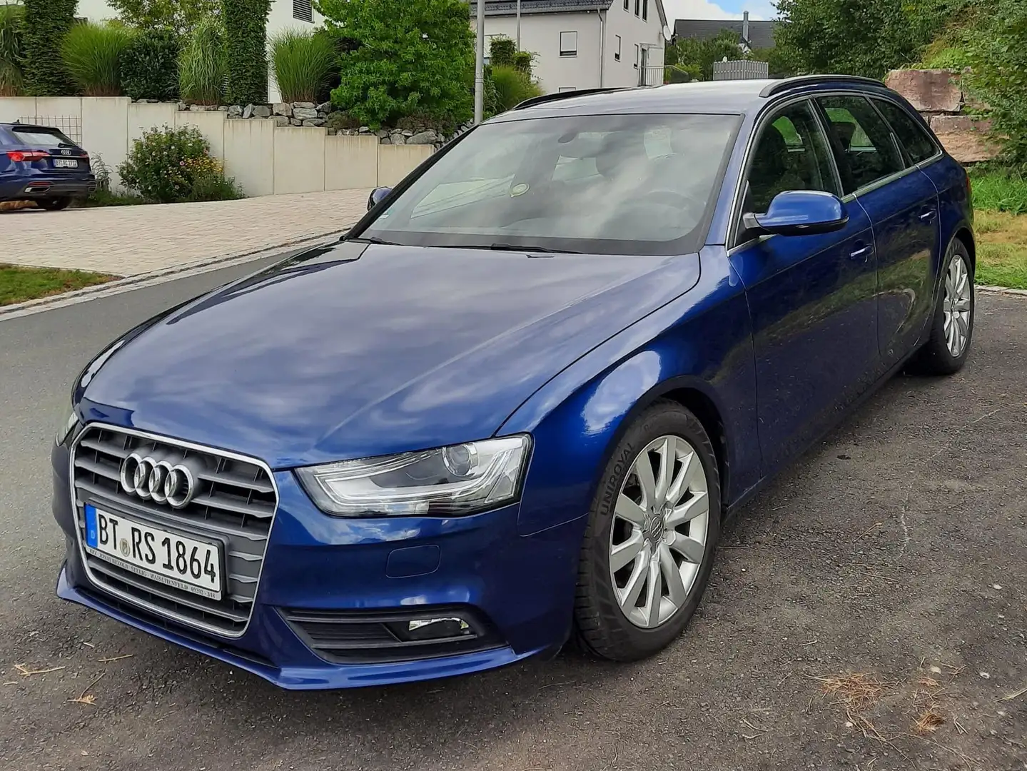 Audi A4 A4 Avant 2.0 TDI DPF quattro Attraction Blau - 1