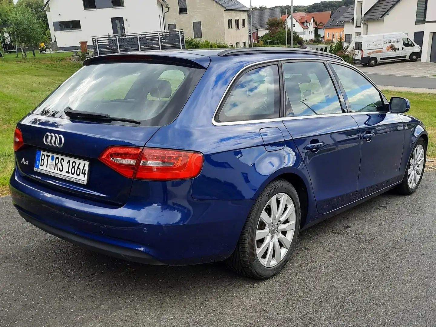 Audi A4 A4 Avant 2.0 TDI DPF quattro Attraction Blau - 2