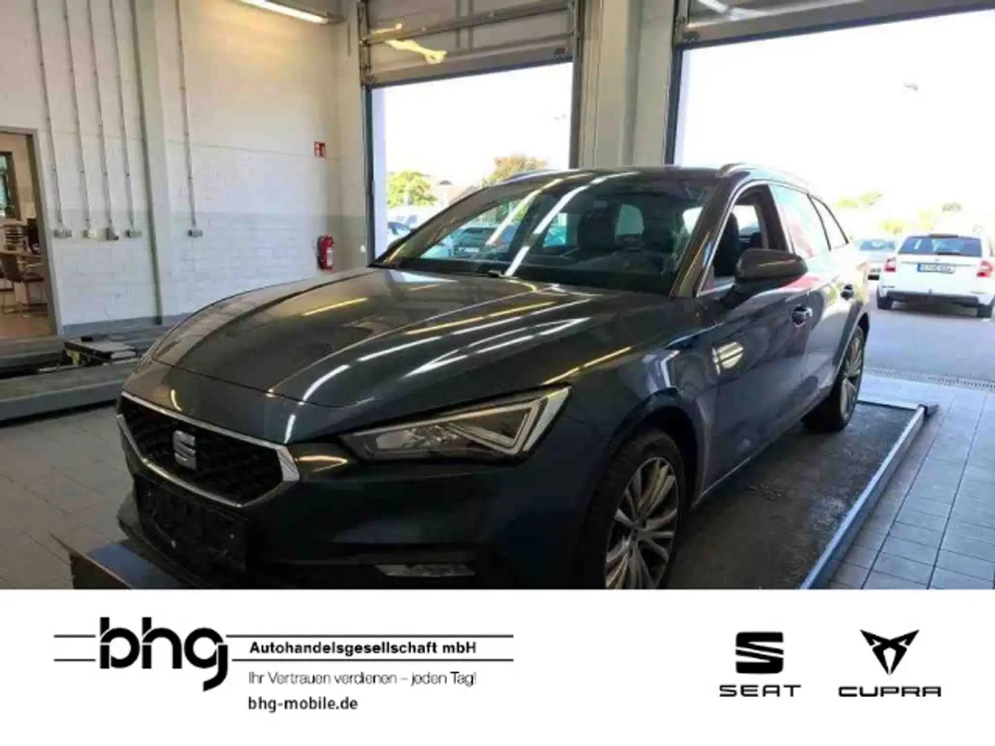 SEAT Leon Sportstourer 2.0 TDI DSG Style Grau - 1