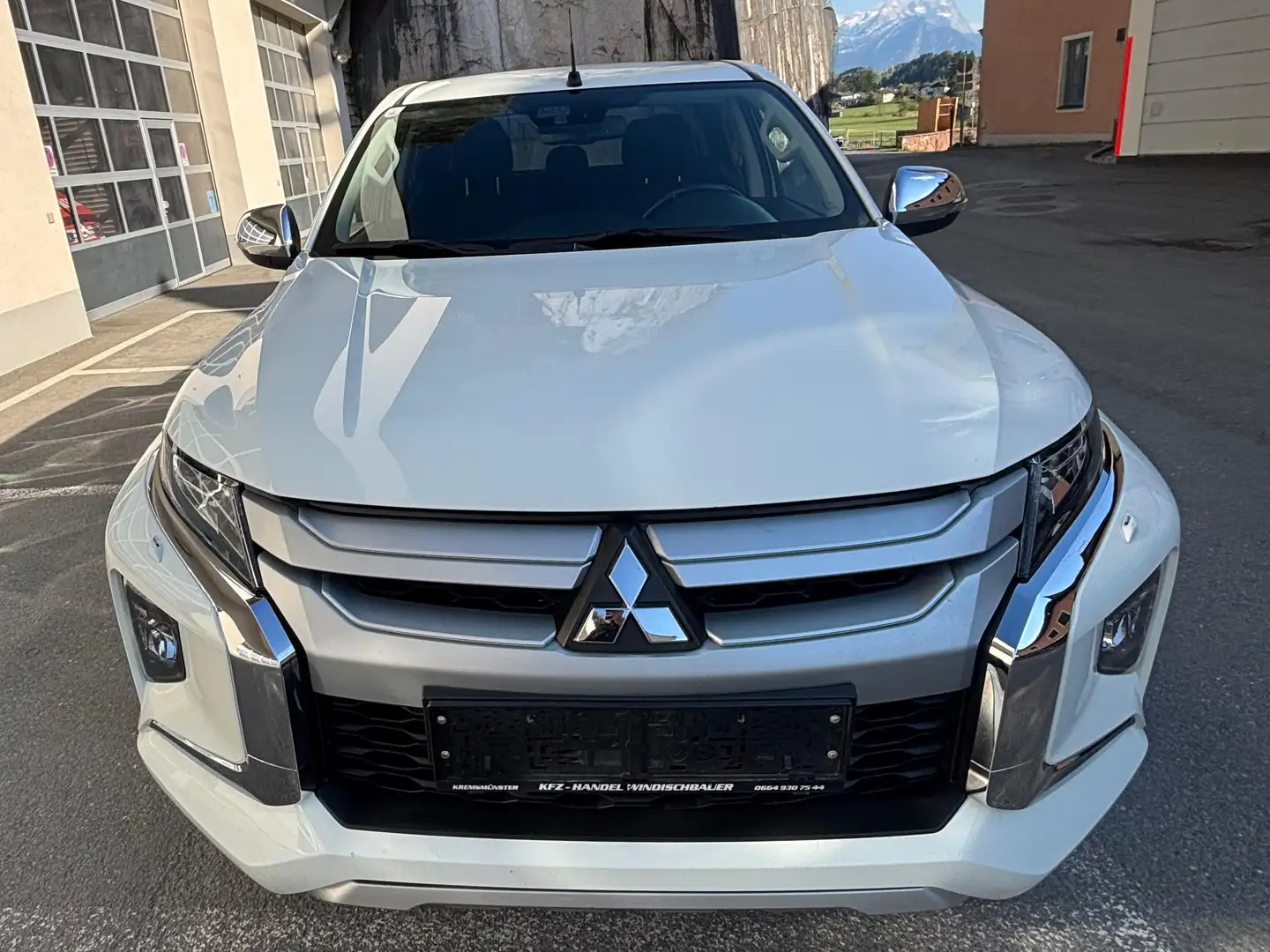 Mitsubishi L200 L 200 2,2 DI-D HP 4WD Doppelkabine Intense Weiß - 1