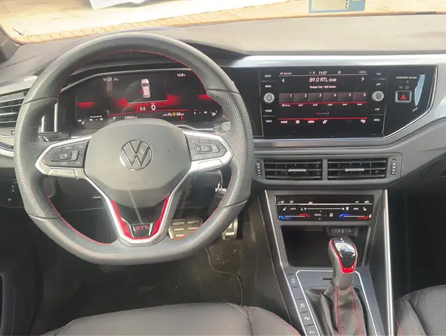 Volkswagen Polo view 9