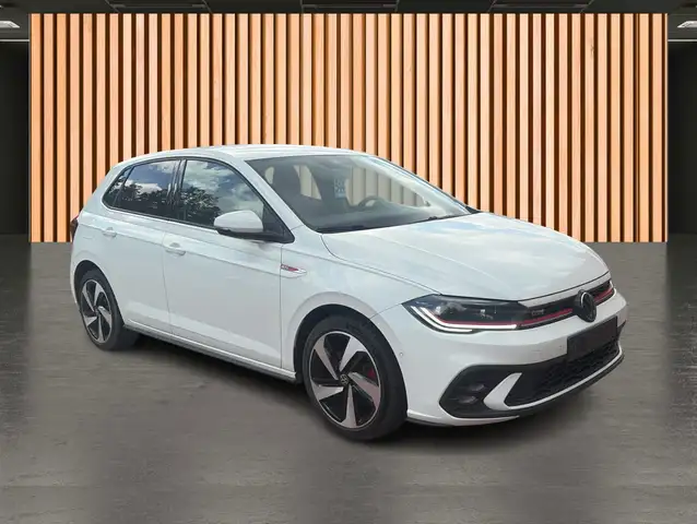 Volkswagen Polo view 4
