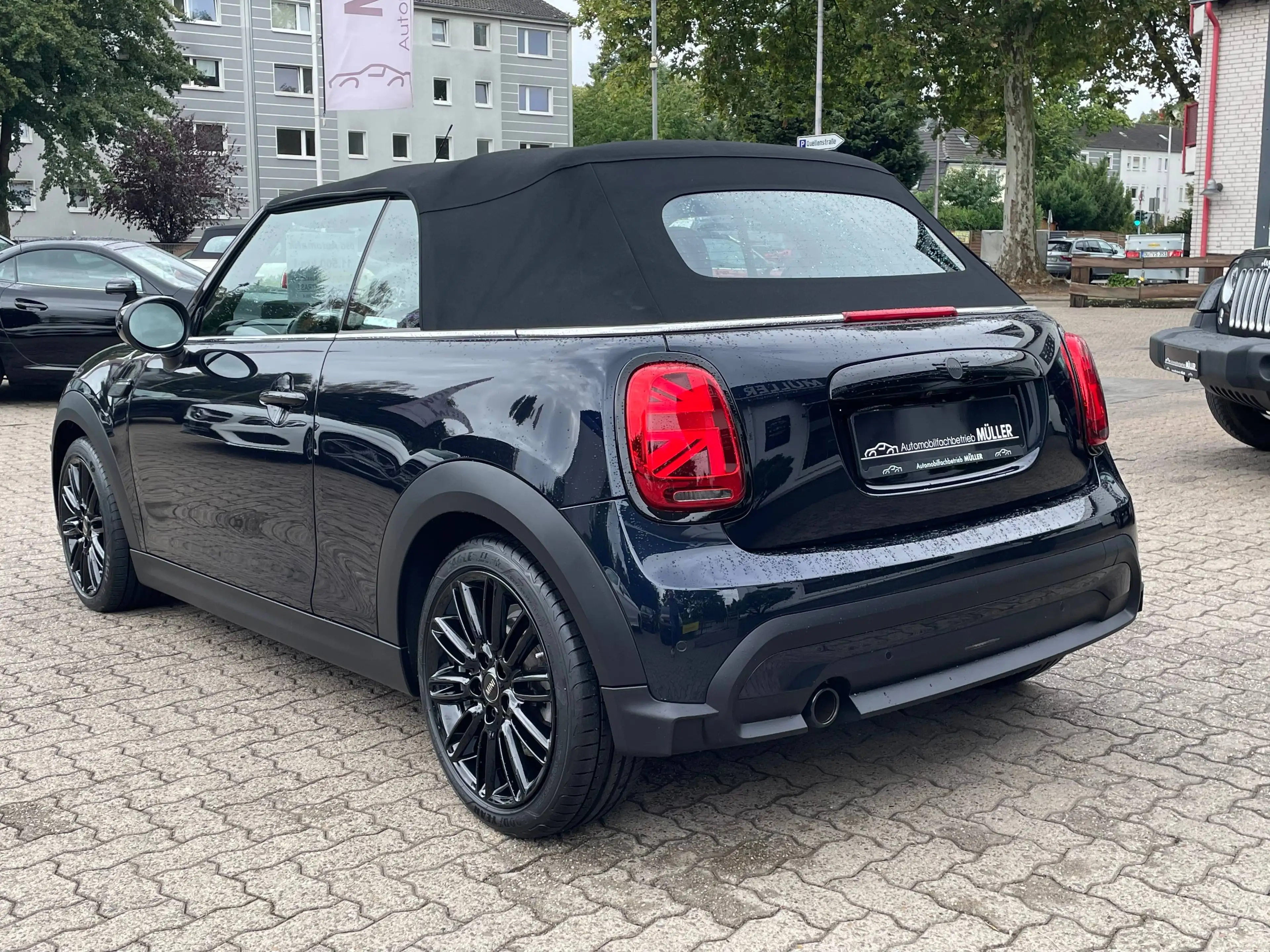 MINI Cooper Cabrio MINI CABRIO Autom."LOUNGE-Echtleder"Sportsitze+KAMERA+HeadUp +"PREMIUM PLUS Paket"+1.Hand — photo 2