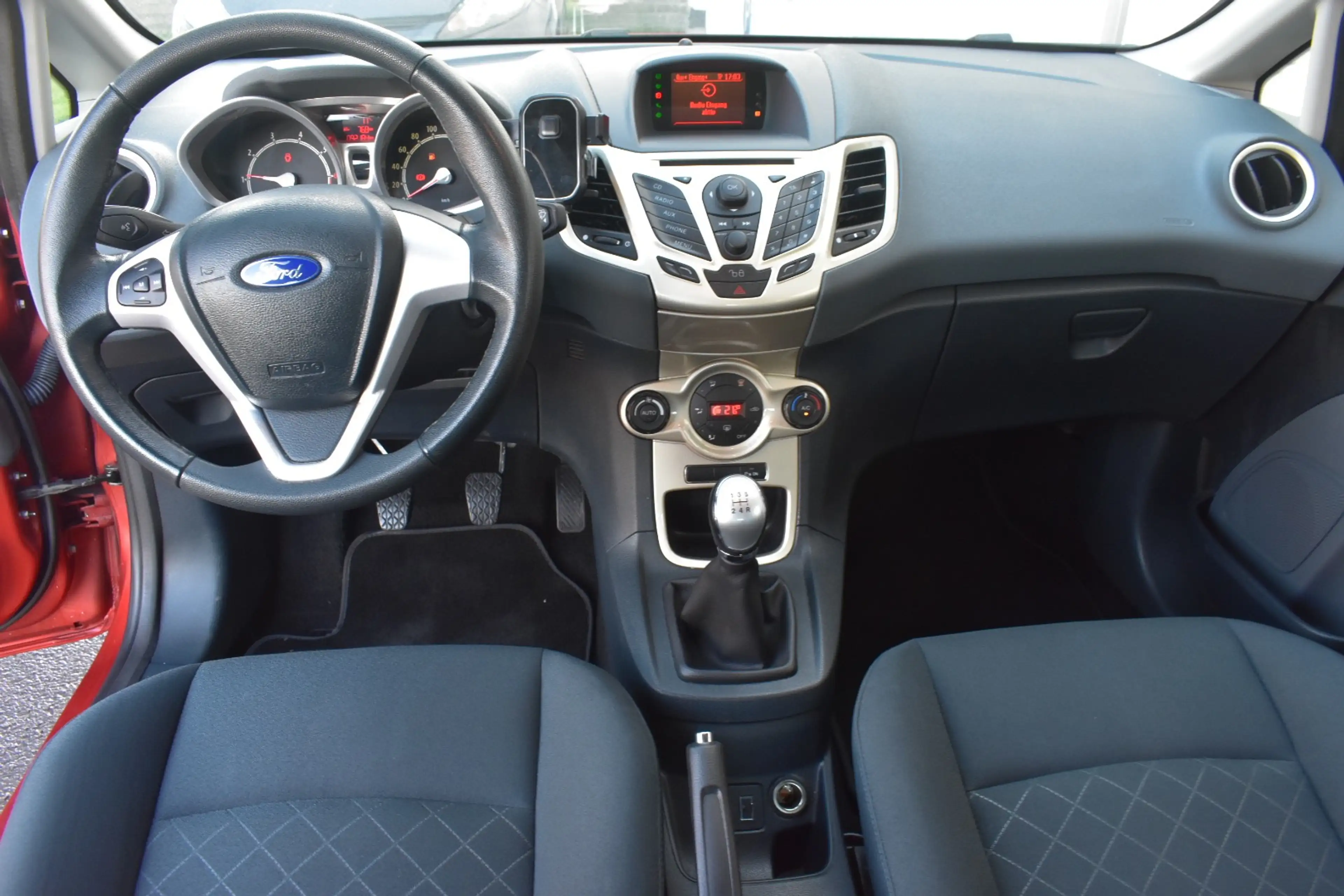 Ford Fiesta 1.25i Ghia Xenon / PDC / Airco / Topstaat / Garantie — photo 14