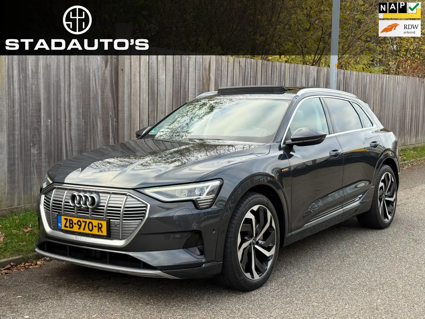 Audi e-tron E-tron 55 quattro adv 95kWh PANO|B&O|360|NAP! Grijs - 1