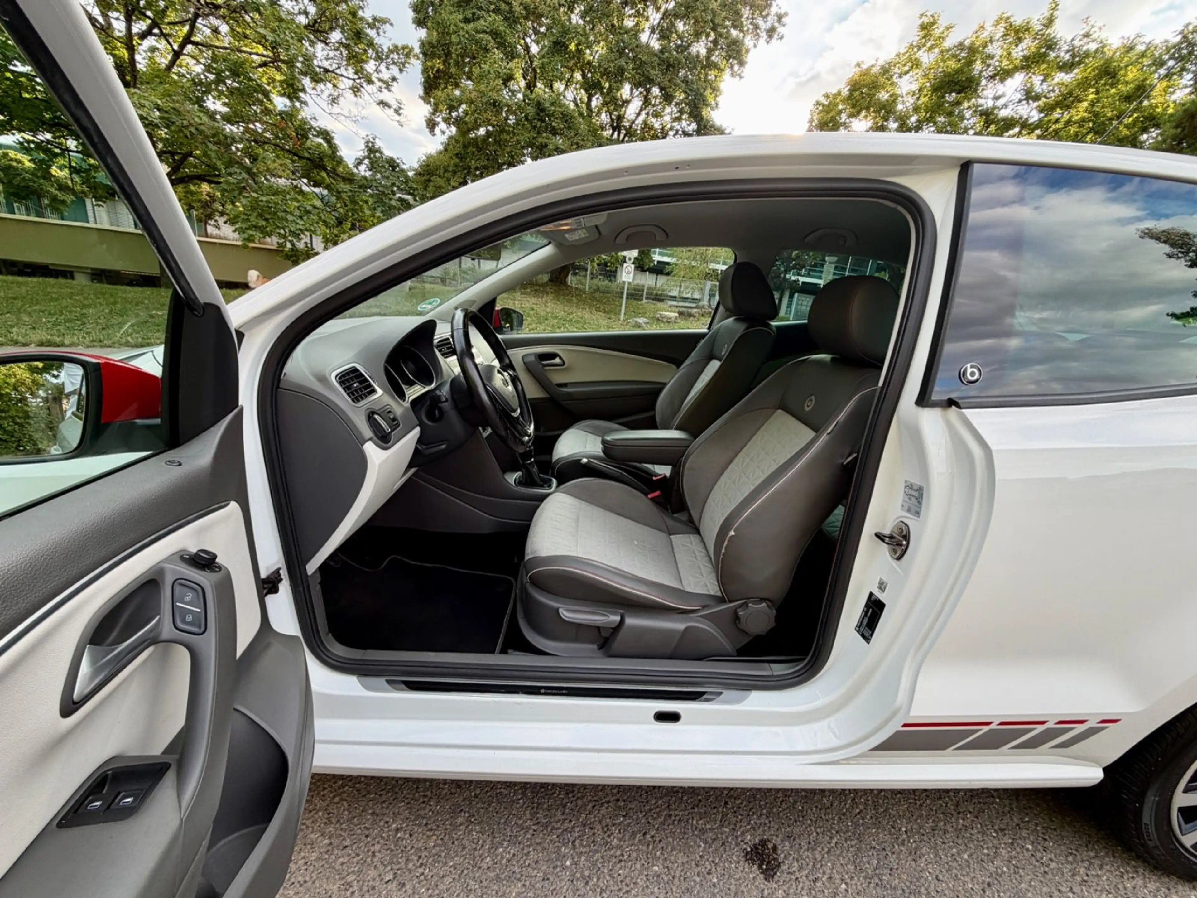 Volkswagen Polo V 1.0 MPI*BEATS*PDC V+H*TEMP*TOUCH*BT*KLIMA — photo 6