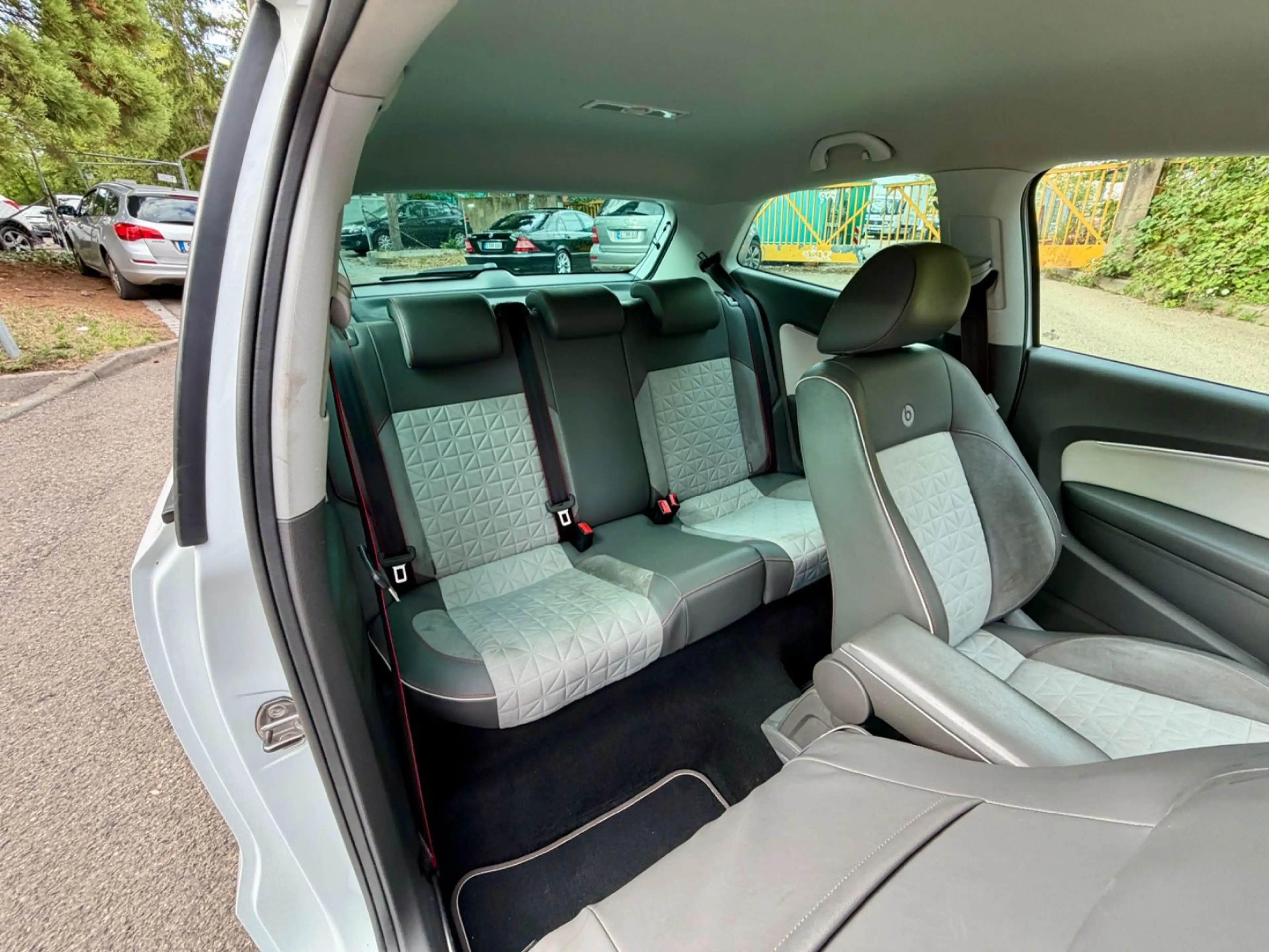 Volkswagen Polo V 1.0 MPI*BEATS*PDC V+H*TEMP*TOUCH*BT*KLIMA — photo 9