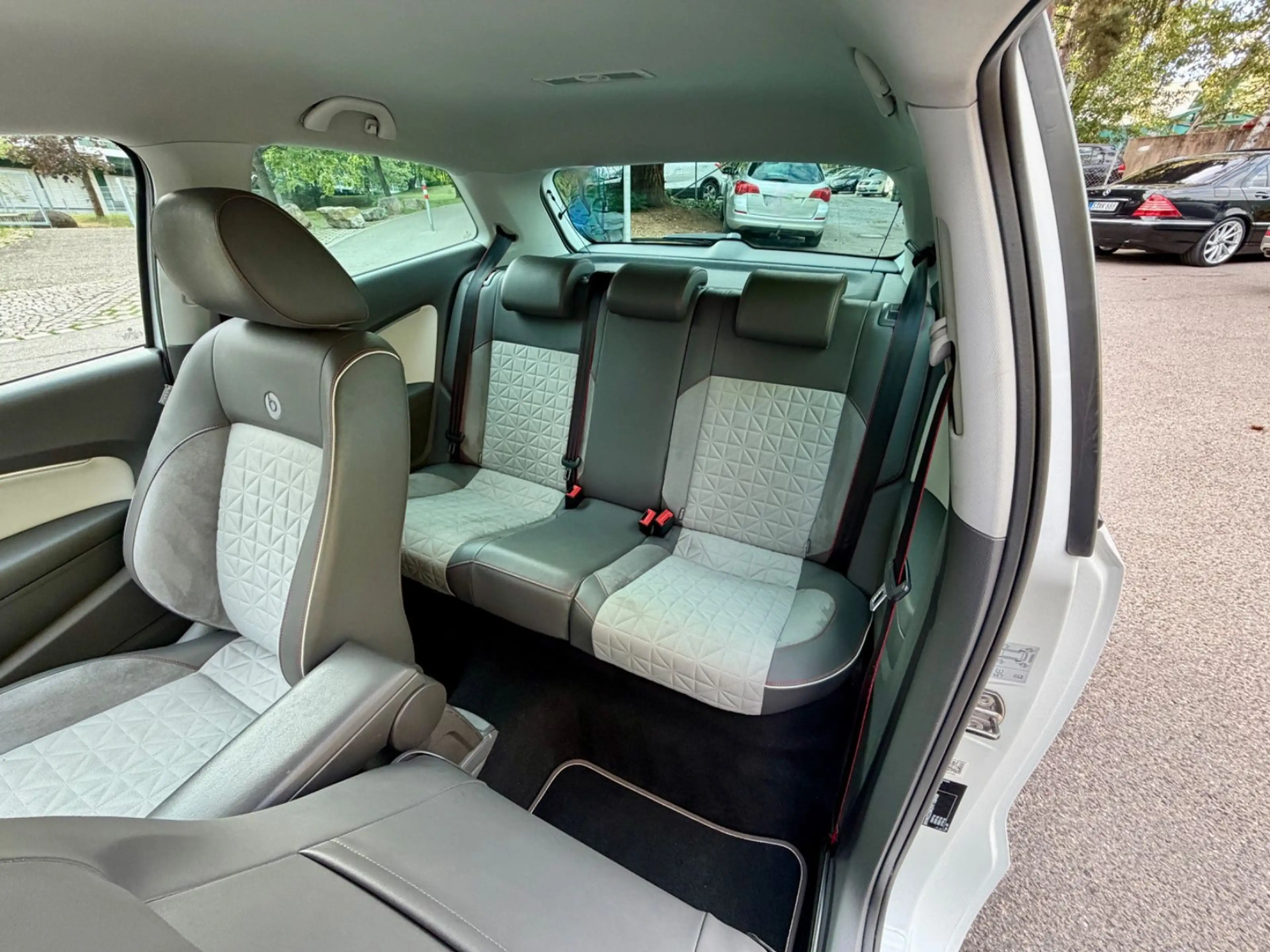 Volkswagen Polo V 1.0 MPI*BEATS*PDC V+H*TEMP*TOUCH*BT*KLIMA — photo 8